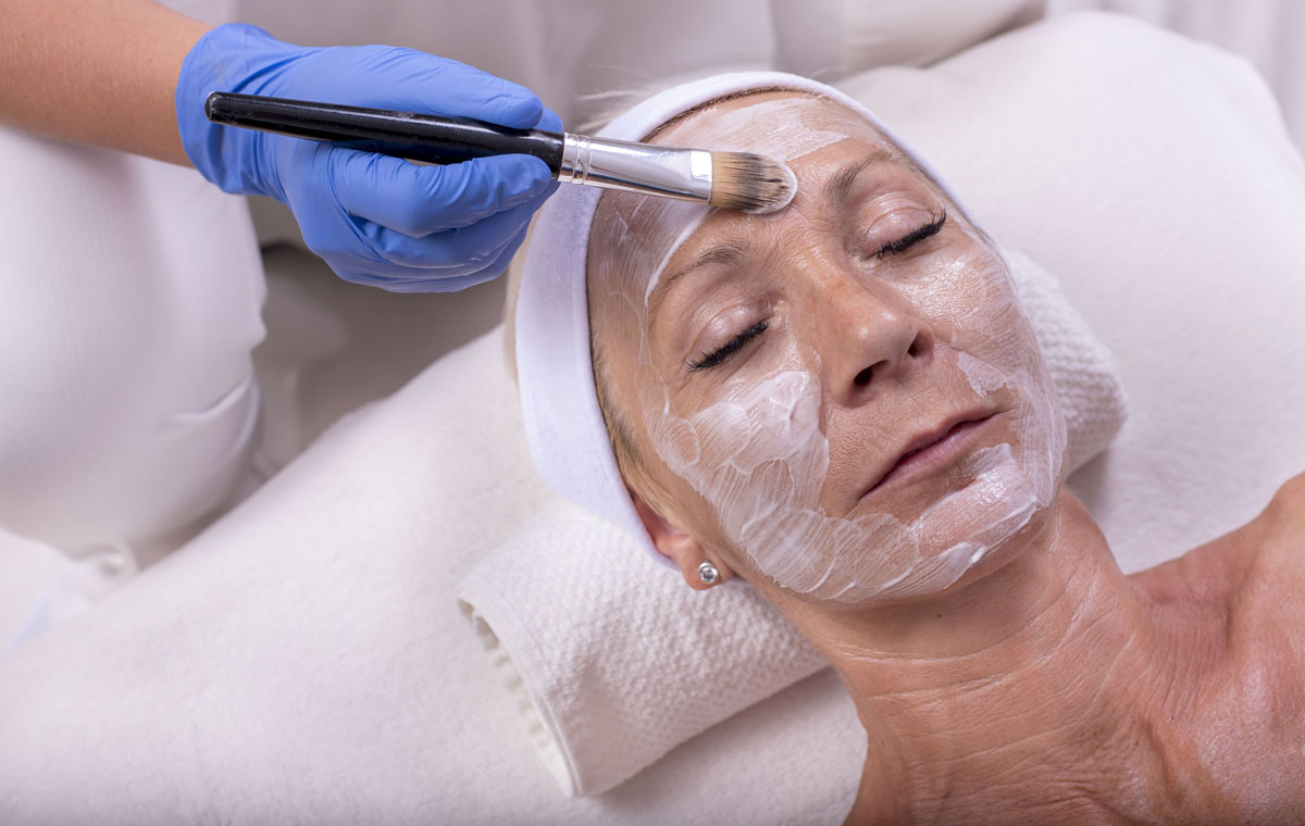 anti-aging-facial-on-older-woman